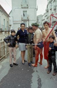nocera-terinese-cz-1973-la-processione-della-madonna-addolorata-il-rito-dei-vattienti_30969853721_o.jpg