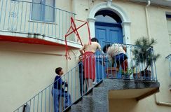 nocera-terinese-cz-1973-la-processione-della-madonna-addolorata-il-rito-dei-vattienti_30969859701_o.jpg