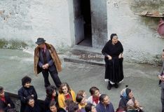 nocera-terinese-cz-1973-la-processione-della-madonna-addolorata-il-rito-dei-vattienti_31044463631_o.jpg