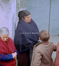 nocera-terinese-cz-1973-la-processione-della-madonna-addolorata-il-rito-dei-vattienti_31044476341_o.jpg