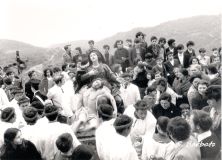 nocera-terinese-cz-1973-la-processione-della-madonna-addolorata_4330186871_o.jpg