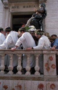 Nocera-Terinese-1985-lAddolorata-torna-in-chiesa-1-662x1024.jpg