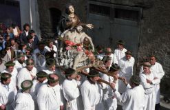 Nocera-Terinese-1985-processione-dellAddolorata-2-960x621.jpg