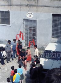 Nocera-Terinese-1986-davanti-al-carcere-747x1024.jpg