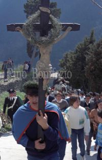 Nocera-Terinese-1986-processione-dellAddolorata-13-657x1024.jpg